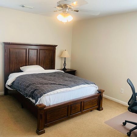 Private Queen Room Cypress 290, Tx Exterior photo